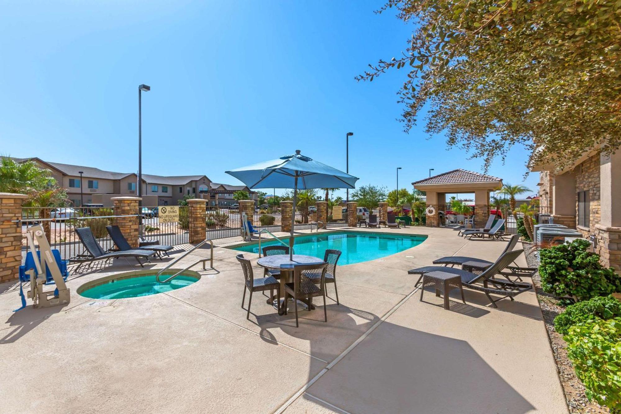 Comfort Inn And Suites Yuma I-8 Bagian luar foto