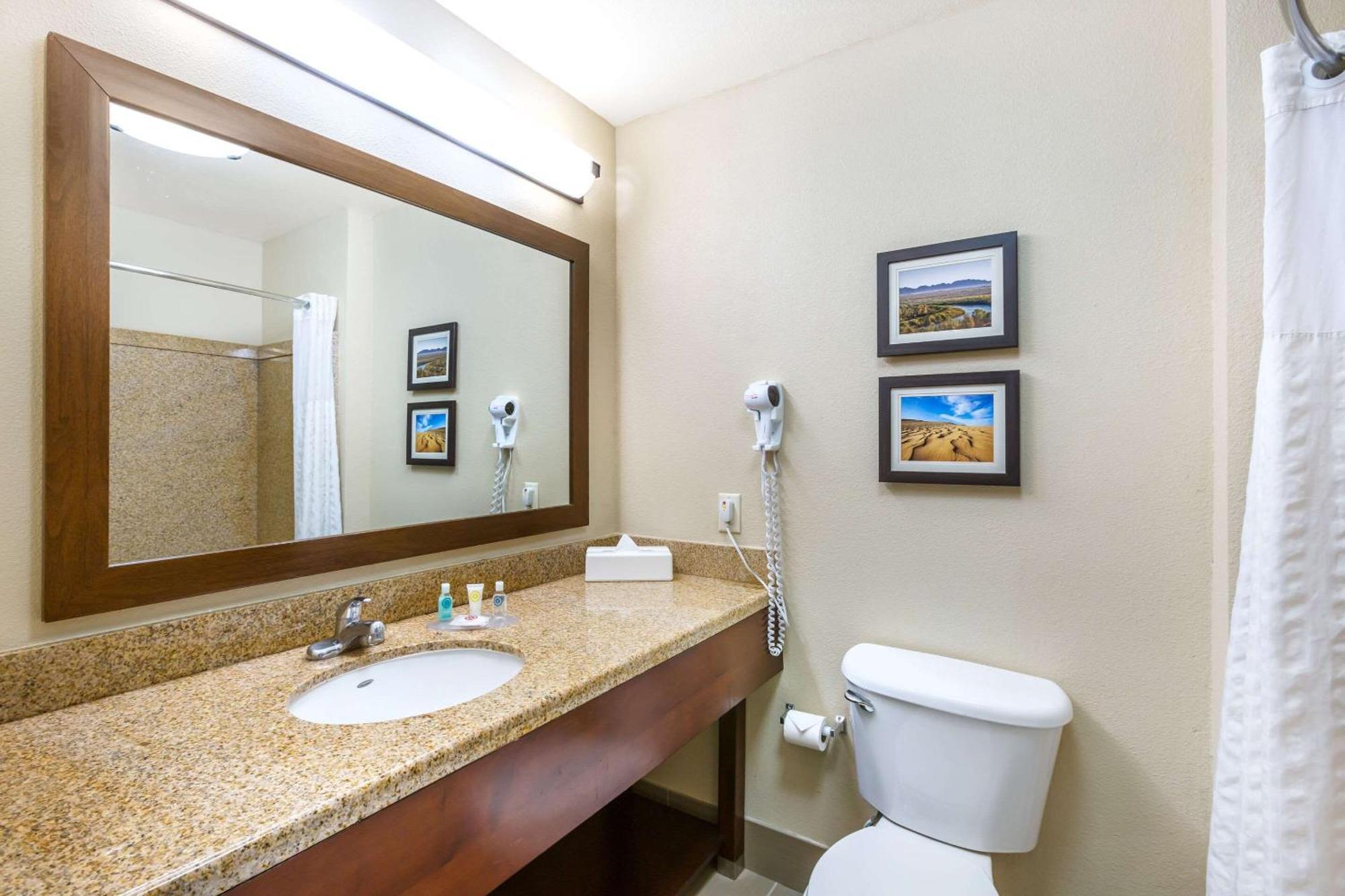 Comfort Inn And Suites Yuma I-8 Bagian luar foto