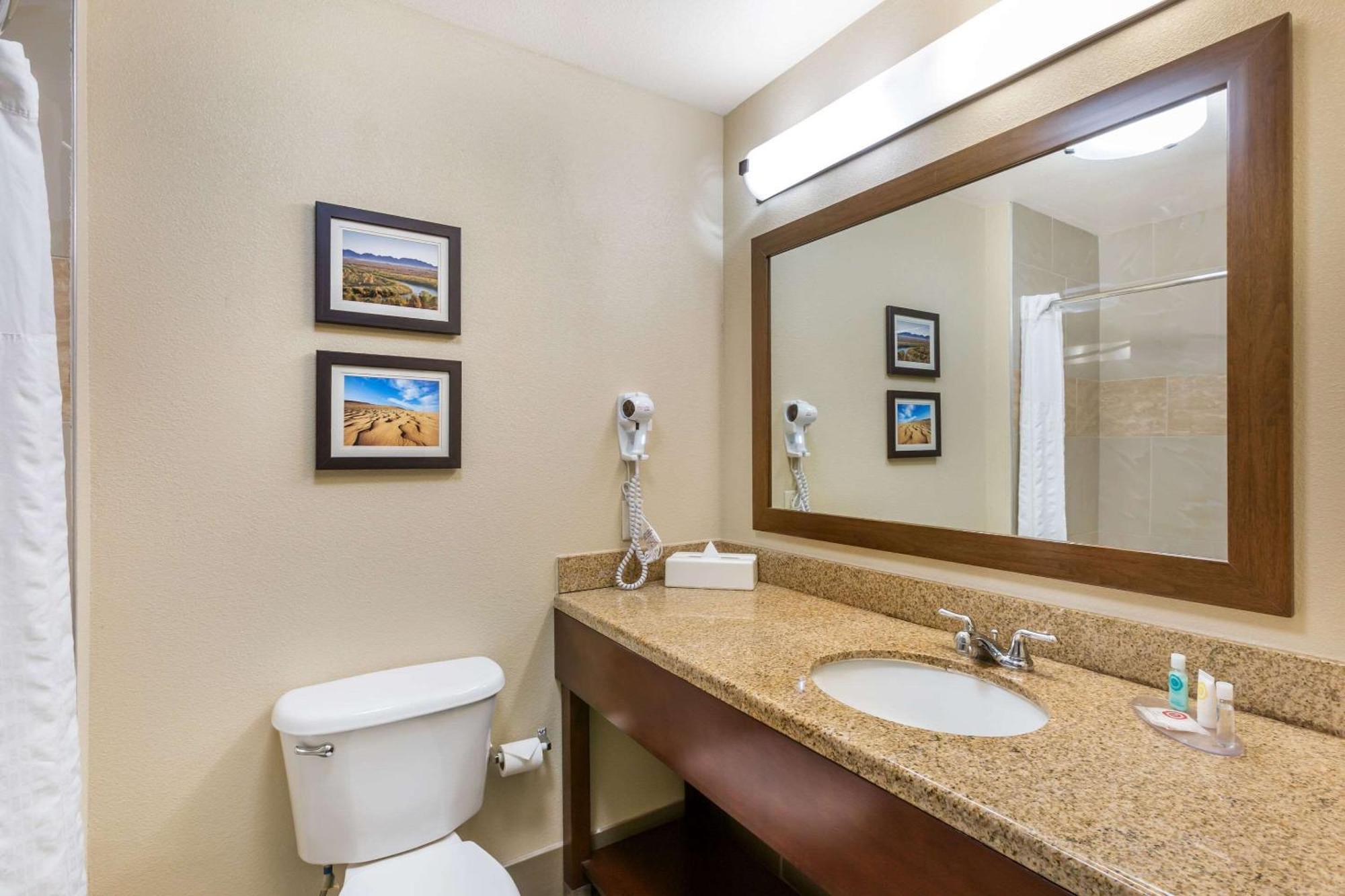 Comfort Inn And Suites Yuma I-8 Bagian luar foto